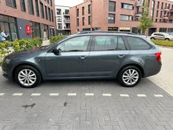 Grau Gebraucht 2018 Skoda Octavia Style Kombi | 10.450 € (Superpreis)