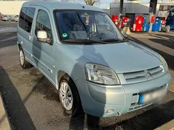 Blau Gebraucht 2005 Citroën Berlingo Van / Kleinbus | 2.200 € (Teuer)