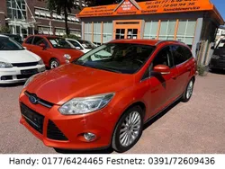 Orange Gebraucht 2011 Ford Focus Titanium Limousine | 2.490 €