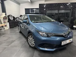 Blau Gebraucht 2016 Toyota Auris Cool Limousine | 8.499 € (Fairer Preis)