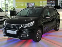 Schwarz perla nera Gebraucht 2017 Peugeot 2008 Allure SUV | 12.950 € (Teuer)