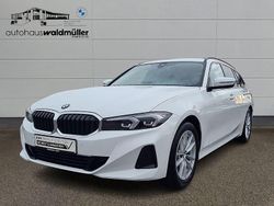 Weiß Gebraucht 2024 BMW 318 Comfort Edition Kombi | 32.201 € (Guter Preis)