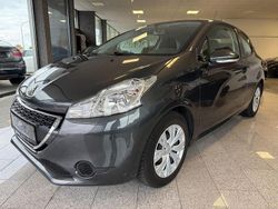 Grau Gebraucht 2014 Peugeot 208 Active Kleinwagen | 4.999 € (Fairer Preis)