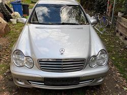 Silber Gebraucht 2004 Mercedes C200 Limousine | 2.399 € (Fairer Preis)