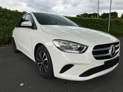 Weiß Gebraucht 2021 Mercedes B200 Van / Kleinbus | 18.299 € (Superpreis)
