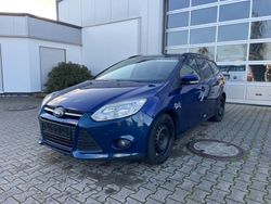 Blau Gebraucht 2014 Ford Focus SYNC Edition Kombi | 2.490 €