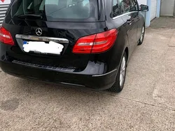 Schwarz Gebraucht 2014 Mercedes B180 Van / Kleinbus | 7.100 € (Fairer Preis)