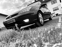 Grau Gebraucht 2004 Ford Focus Trend Limousine | 520 € (Guter Preis)