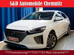 Ceramic white Gebraucht 2016 Hyundai Ioniq Premium Limousine | 10.699 € (Guter Preis)