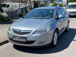 Silber Gebraucht 2011 Opel Astra Edition Kombi | 2.999 € (Guter Preis)