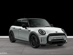 Weiß Gebraucht 2022 Mini Cooper Kleinwagen | 23.790 € (Etwas zu teuer)