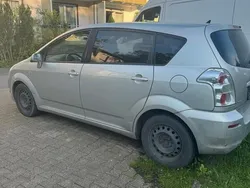 Grau Gebraucht 2008 Toyota Corolla Verso Van / Kleinbus | 1.750 €