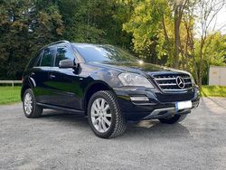Schwarz Gebraucht 2010 Mercedes ML350 Edition SUV | 15.000 €