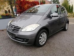 Mountaingrau met. Gebraucht 2009 Mercedes A180 Kleinwagen | 1.500 € (Superpreis)