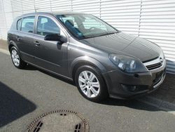 Grau Gebraucht 2009 Opel Astra Innovation Limousine | 2.488 € (Fairer Preis)