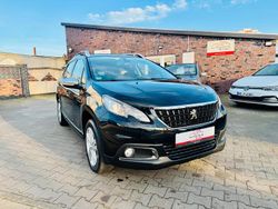 Schwarz perla nera metallic Gebraucht 2017 Peugeot 2008 Style SUV | 8.788 € (Guter Preis)