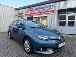 Blue metallic Gebraucht 2016 Toyota Auris Kombi | 12.990 € (Fairer Preis)
