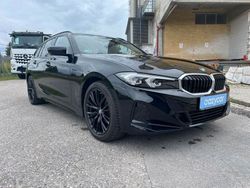 Schwarz Gebraucht 2023 BMW 318 Sport Line Kombi | 39.399 €