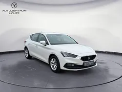 Weiß Gebraucht 2022 Seat Leon Style Limousine | 15.899 € (Fairer Preis)