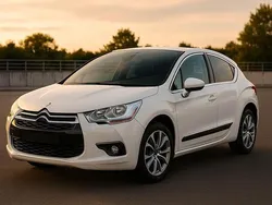 Weiß Gebraucht 2011 Citroën DS4 So Chic Kleinwagen | 9.900 €