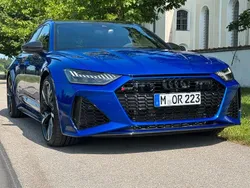 Blau Gebraucht 2023 Audi RS6 Ambiente Kombi | 115.500 € (Guter Preis)