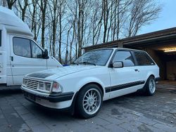 Weiß Gebraucht 1981 Ford Escort Kombi | 3.500 €