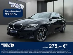 Schwarz / saphirschwarz (metallic) Gebraucht 2022 BMW 330e Sport Line Kombi | 30.990 € (Fairer Preis)