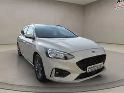 Beige Gebraucht 2020 Ford Focus ST-Line Limousine | 15.780 € (Fairer Preis)