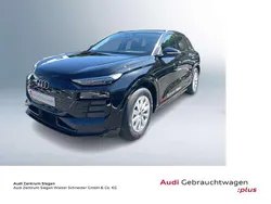 Mythosschwarz metallic Gebraucht 2025 Audi Q6 e-tron Ambiente SUV | 72.900 € (Guter Preis)
