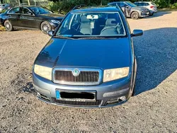 Grau Gebraucht 2005 Skoda Fabia Kombi | 1.200 € (Guter Preis)
