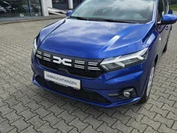 Stahlblau (metallic) Gebraucht 2024 Dacia Sandero Expression Kleinwagen | 17.250 € (Guter Preis)