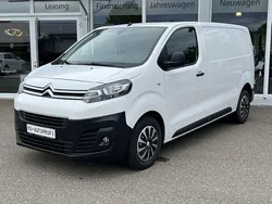 Weiß Gebraucht 2020 Citroën Jumpy Van / Kleinbus | 16.799 € (Fairer Preis)