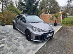 Grau Gebraucht 2024 Toyota Yaris Kleinwagen | 45.000 € (Guter Preis)