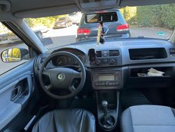 Grau Gebraucht 2009 Skoda Fabia Kleinwagen | 3.000 € (Fairer Preis)