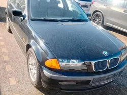 Schwarz Gebraucht 1999 BMW 318 Kombi | 850 €