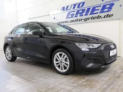 Brillantschwarz (metallic) Gebraucht 2023 Audi A3 e-tron Kleinwagen | 25.550 € (Fairer Preis)