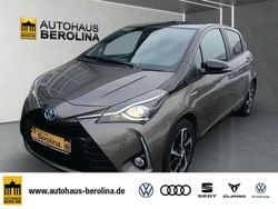 Grau Gebraucht 2020 Toyota Yaris Hybrid Style Kleinwagen | 14.444 € (Guter Preis)