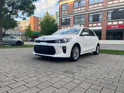 Weiß Gebraucht 2017 Kia Rio DREAM-TEAM Edition Limousine | 14.000 € (Teuer)