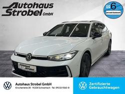 Oryxweiß perlmutteffekt Gebraucht 2024 VW Passat Style Kombi | 49.990 €
