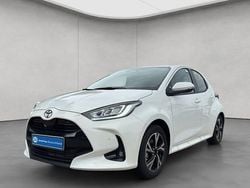 Weiß Neu 2025 Toyota Yaris Hybrid Limousine | 23.490 € (Guter Preis)