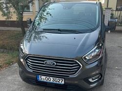 Grau Gebraucht 2022 Ford Tourneo Custom Titanium X Van | 41.799 € (Guter Preis)