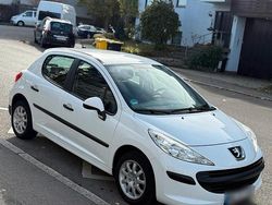Grau Gebraucht 2009 Peugeot 207 Kleinwagen | 2.500 €