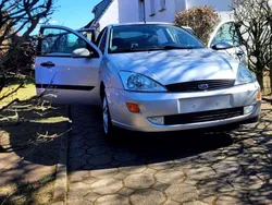 Gebraucht 2000 Ford Focus Trend Limousine | 1.350 € (Fairer Preis)