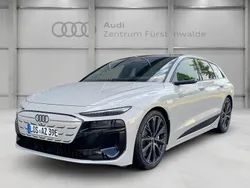 Siambeige metallic Gebraucht 2025 Audi e-tron Ambiente SUV | 99.566 € (Guter Preis)