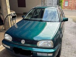 Grün Gebraucht 1997 VW Golf III Family Kombi | 3.000 € (Teuer)