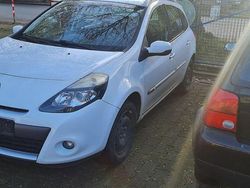 Weiß Gebraucht 2009 Renault Clio GrandTour Luxe Kombi | 1.499 €