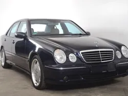 Blau Gebraucht 2001 Mercedes E55 AMG AMG Limousine | 49.900 €