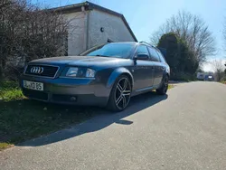Grau Gebraucht 2001 Audi A6 Comfort Kombi | 3.699 €