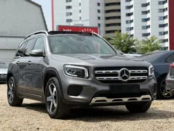 Grau Gebraucht 2021 Mercedes GLB200 SUV | 29.900 € (Etwas zu teuer)