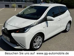 Weiß Gebraucht 2016 Toyota Aygo X-play Kleinwagen | 5.900 € (Fairer Preis)